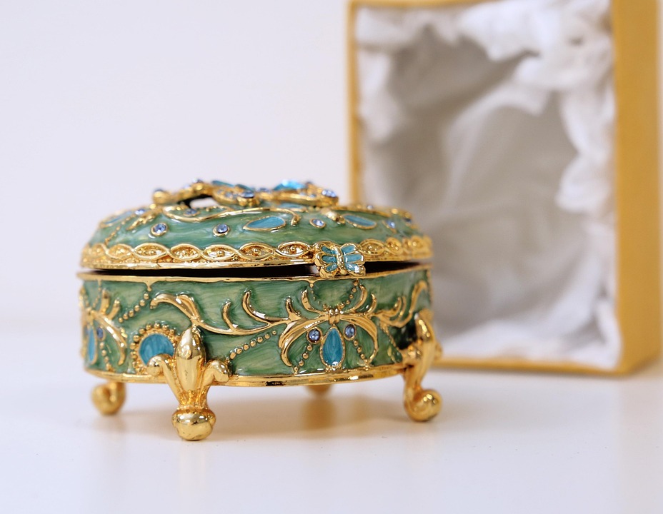 The Role of XRF Testing in the Jewelry Industry: Ensuring Customer Trust (باللغة الإنجليزية)