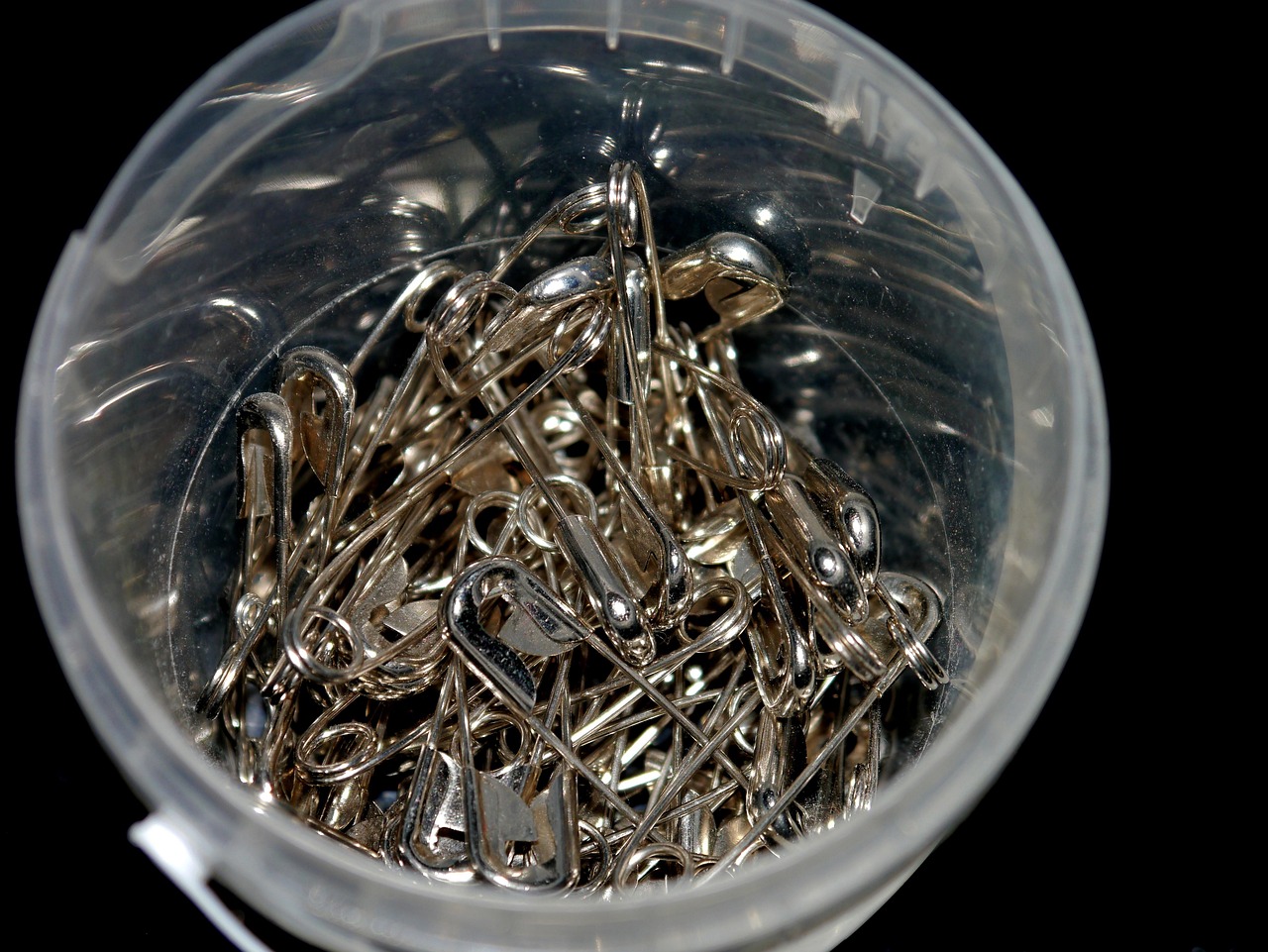 How a Metal Spectrometer Works: From Sample to Chemical Composition (باللغة الإنجليزية)